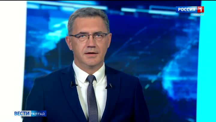 Юные жители ЕАО и Алтайского края получили первые паспорта в День защиты детей
