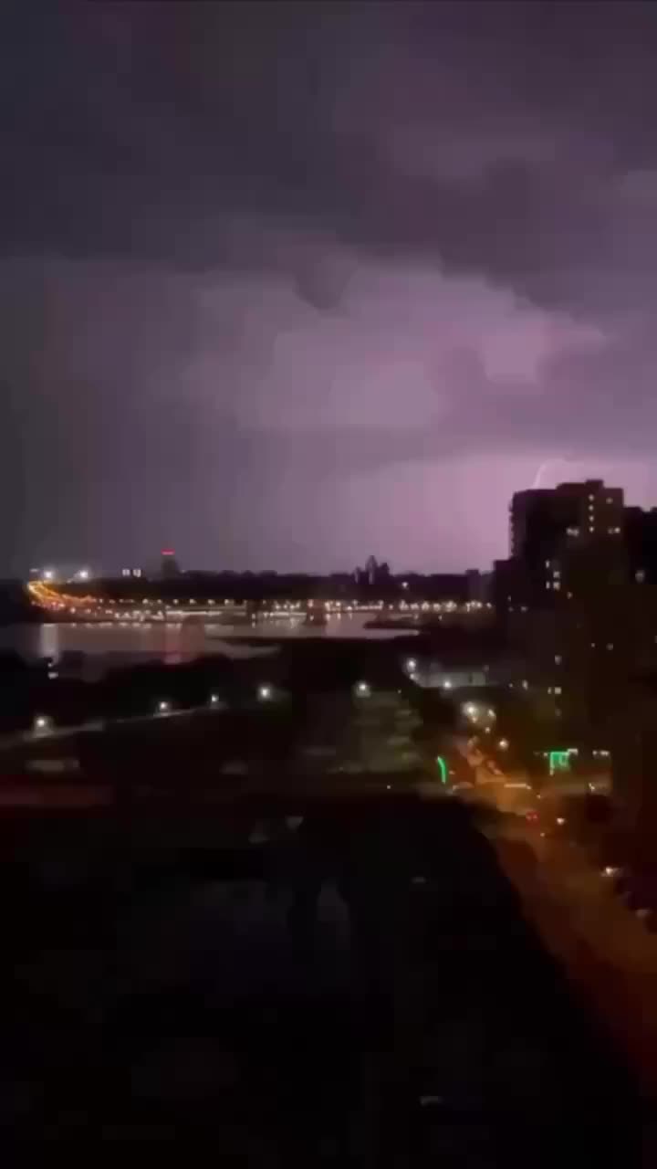 Казань ожидает сильную непогоду с грозой и ветром до 18 м/с