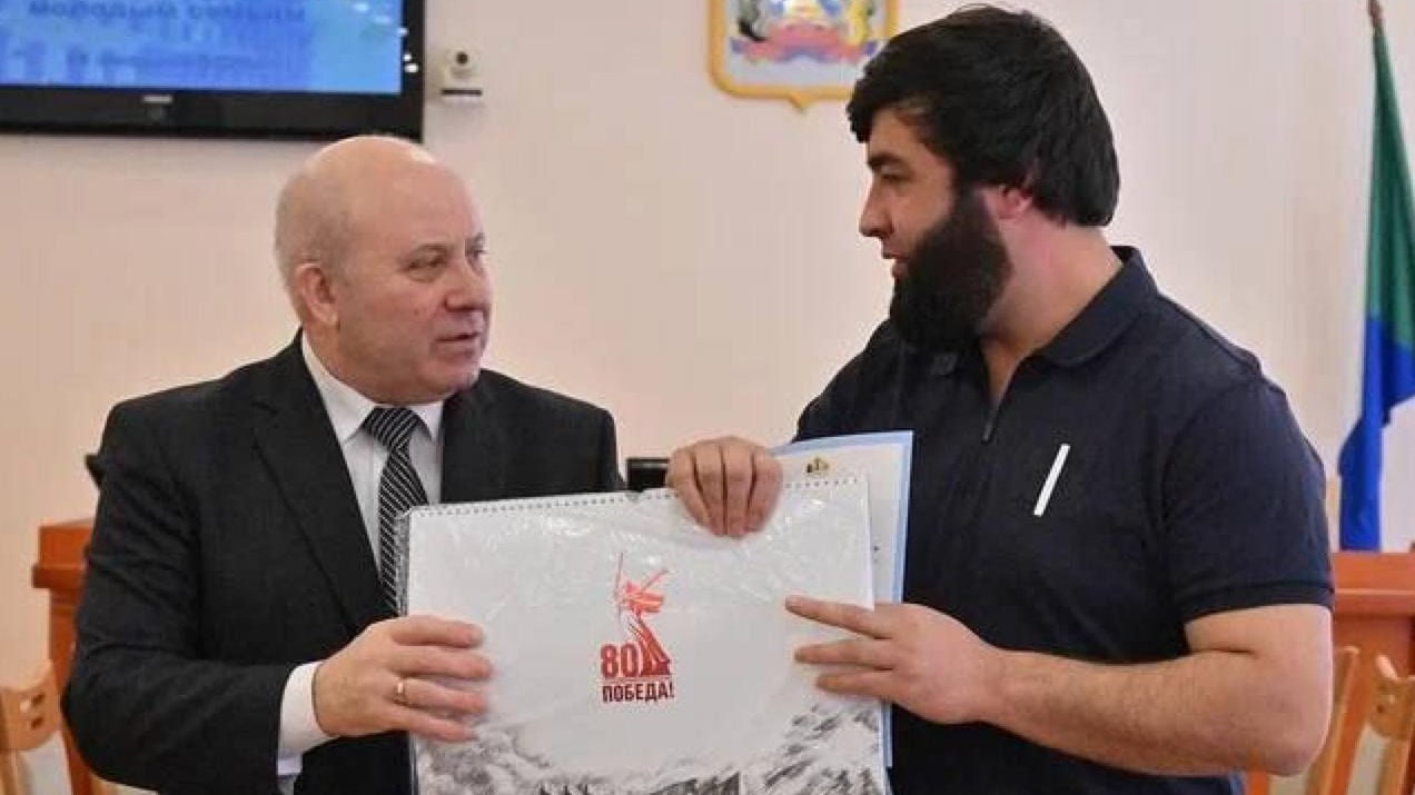 Повторно возбудить уголовное дело из-за выдачи квартир мигрантам поручил Бастрыкин Также он поручил предоставить доклад о ходе расследования уголовного дела. Исполнение поручения поставлено на контроль в центральном аппарате ведомства. Прочитать статью полностью