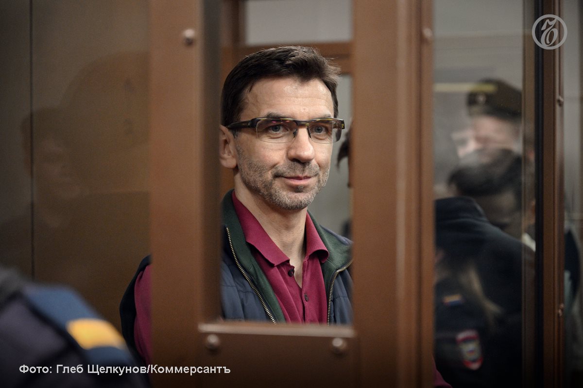 Суд в Москве арестовал экс министра по вопросам Открытого правительства Михаила Абызова осужденного на 12 лет строгого режима за коррупцию по новому уголовному делу сообщил источник Ъ В отношении бывшего министра возбуждено уголовное дело о мошенничестве в особо крупном размере Подписывайтесь на Ъ Оставляйте бусты