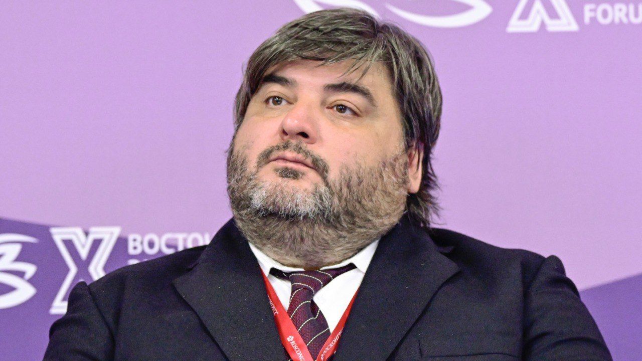 Выходец из Росатома может возглавить новое подразделение в Кремле рассказали источники Ведомостей Среди кандидатов на пост руководителя управления президента по стратегическому партнерству и сотрудничеству называют Вадима Титова Сейчас он возглавляет компанию Русатом Международная Сеть Источники Ведомостей подчеркивают что окончательное решение по кандидатуре начальника управления будет принимать глава государства По словам одного из них сейчас есть несколько кандидатов на должность главы кремлевского подразделения и Титов один из них Алексей Смагин Фотобанк Росконгресса Подпишитесь на Ведомости