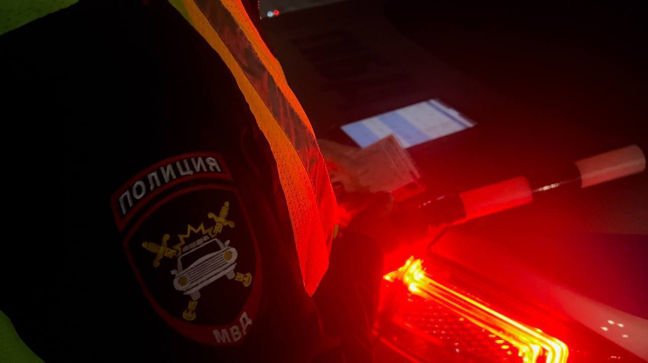 За прошедшую неделю с 5 по 11 мая сотрудниками Госавтоинспекции г. Сочи был привлечен к ответственности 21 водитель за управление автомобилем с признаками опьянения: 9 водителей с установленным состоянием опьянения; 12 водителей отказались от прохождения процедуры освидетельствования. 2 водителя повторно сели за руль, будучи лишенными права управления. Теперь им грозит уголовная ответственность Помните, что управление транспортным средством в состоянии алкогольного опьянения, под воздействием наркотических средств и психотропных или токсических веществ является самым опасным нарушением Правил дорожного движения и приводит к ДТП с тяжелыми последствиями.