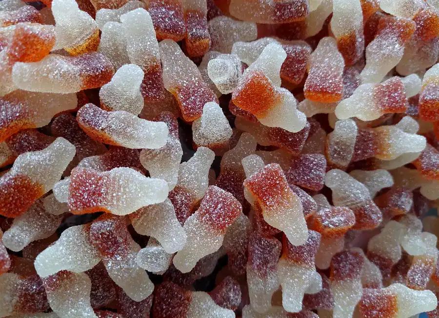 В Нидерландах двое детей отравились мармеладом Haribo с каннабисом Один из детей впал в кому. Компания отозвала партию с рынка и сотрудничает с полицией для выяснения, как наркотик попал в конфеты. Власти предупреждают не есть этот мармелад и рекомендуют вернуть продукцию.