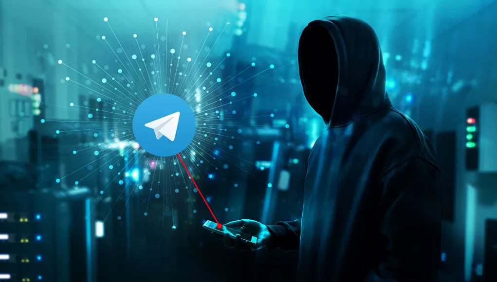 Компания Kaspersky дала рекомендации, как защитить аккаунт в Telegram от мошенников.  Всего три простых действия в настройках помогут повысить безопасность:   Включить двухфакторную аутентификацию. Это создаст дополнительный уровень защиты, если злоумышленники получат доступ к номеру телефона и коду подтверждения.   Разрешить звонки только своим контактам. Это позволит снизить риск столкновения с телефонными мошенниками в мессенджере.   Ограничить возможность добавления в группы. Разрешите добавлять вас только вашим контактам или определенным пользователям. Это защитит от схем, когда мошенники создают группы для выманивания учетных данных.