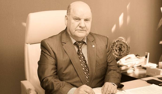 ТОЛК новости Барнаула Алтайского края и Республики Алтай   Ушел из жизни Юрий Антонович Кошелев Кошелев был почетный гражданин Бийска советник генерального директора АО Алтайвитамины доктор фармацевтических наук один из основателей и член Правления Союза промышленников Алтайского края сообщили в союзе промышленников Алтайского края Прощание с Юрием Антоновичем Кошелевым состоится 11 ноября в Бийске ул Заводская 69 в актовом зале заводоуправления АО Алтайвитамины с 12 00 до 14 00