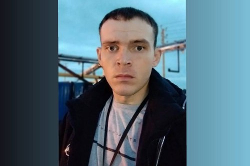 Новосибирские приставы объявили в розыск алиметщика за долг в 700 тысяч В Новосибирской области разыскивают уроженца Амурской области Василия Кривенко за неуплату алиментов Об этом сообщили в пресс службе регионального ГУ ФССП 27 августа Мужчина задолжал своей дочери более 700 тысяч рублей Финансово помогать ребенку он не торопится не смотря на решение суда Да и от приставов горе отец скрывается Как уточнили в ГУ ФССП мужчина может находиться на территории Новосибирской и Кемеровской областей Он уже попал в открытый реестр должников Если вы знаете местонахождение алиментщика сообщите об этом по телефонам 8 383 241 07 06 8 383 482 13 27 или 8 383 482 10 13
