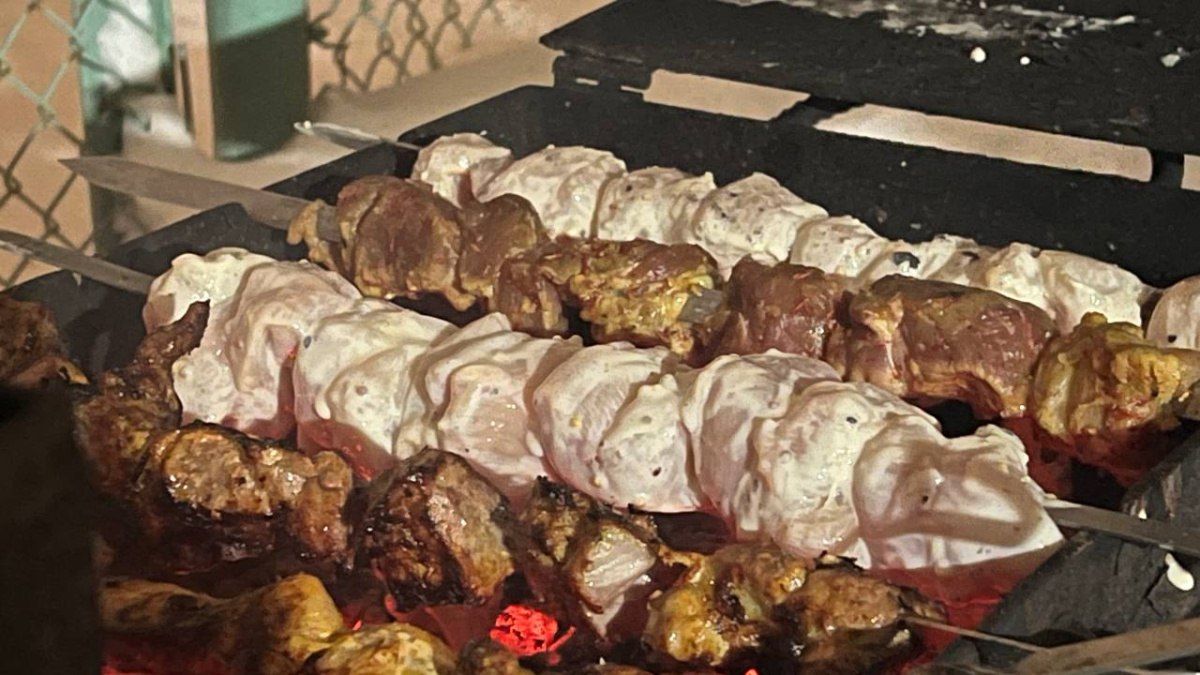 Студент Самарского политеха создал уникальный сухой маринад для мяса  Магистрант Самарского политеха Павел Ачаликов разработал уникальную сухую смесь для маринования мяса. Как сообщают в пресс-службе университета, под руководством доцента Марианны Ворониной он создал состав из натуральных специй, который не только улучшает вкус, но и значительно продлевает срок хранения продуктов.  Для какого вида мяса маринад больше всего подходит и какой срок хранения, уже рассказали на нашем сайте.    : ГТРК Самара