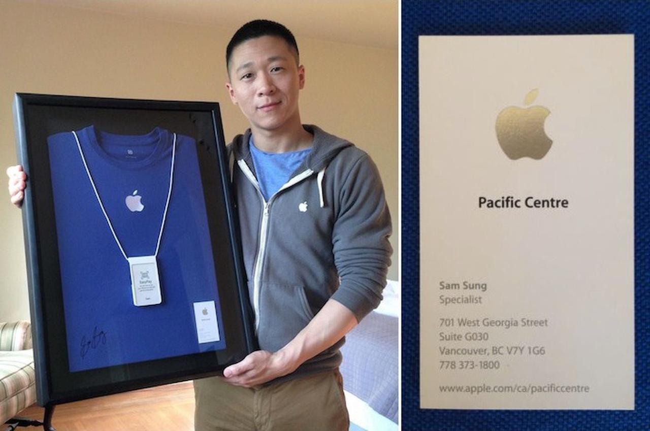 Бывшему сотруднику Apple Сэм Сунгу Sam Sung пришлось сменить фамилию после волны шуток в интернете 12 лет назад В 2012 году в интернете завирусилась фотография визитки сотрудника Apple Store Сэма Сунга Sam Sung поскольку его имя и фамилия были созвучны с Samsung Когда визитка Сэма разлетелась по интернету Apple быстро отреагировала Она его не уволила но запретила общаться с клиентами выдавать визитки а коллег попросили не произносить его имя при покупателях В 2013 году Сэм уволился из Apple а в 2014 году выставил свою визитку на благотворительный аукцион собрав 2500 для фонда Children s Wish После ухода из Apple он сменил фамилию на Струан Struan чтобы его не воспринимали как интернет мем и чтобы это не мешало будущей работе www iphones ru 1342283 новости iphonesru