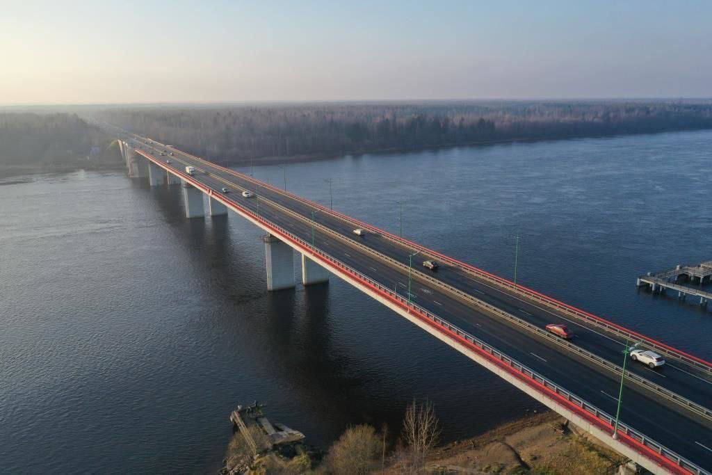 На Ладожском мосту частично ограничат движение в сторону Петербурга С 21 июня по 4 июля на 40-м километре трассы Р-21 «Кола» начнут ремонт моста. В сторону Петербурга останется только одна полоса, скорость ограничат до 40 км/ч. В направлении Мурманска движение сохраняется без изменений.