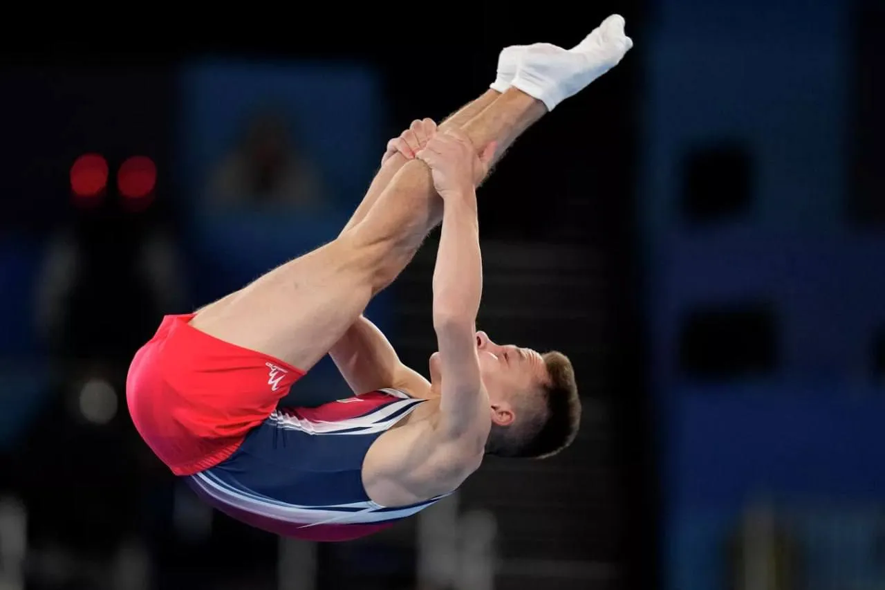 Белорус Иван Литвинович чемпион Европы по прыжкам на батуте Он набрал в финале 65 310 балла Второе место у португальца Габриэля Альбукерке 64 240 третье у россиянина Кирилла Козлова 63 870 У женщин победу одержала россиянка Анжела Бладцева 58 680 Белоруска Яна Лебедева серебро 58 240 Ещё одна россиянка София Аляева бронза 57 670