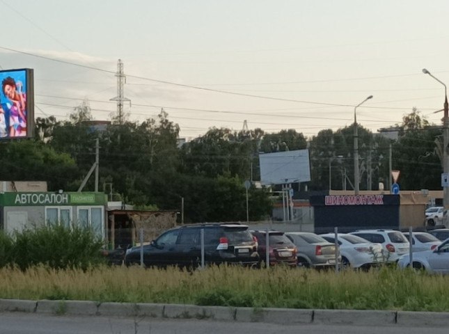 Дилеры рассказали о снижении цен на автомобили с пробегом По данным агентства «АВТОСТАТ», в конце июня 2025 года средняя цена подержанного легкового автомобиля в России составила 1 млн 427 тыс. рублей, таким образом снизившись за первое полугодие на 3,6%. При этом подержанные машины в нашей стране дешевеют начиная с февраля, то есть уже пятый месяц подряд. Подробнее на сайте autostat.ru
