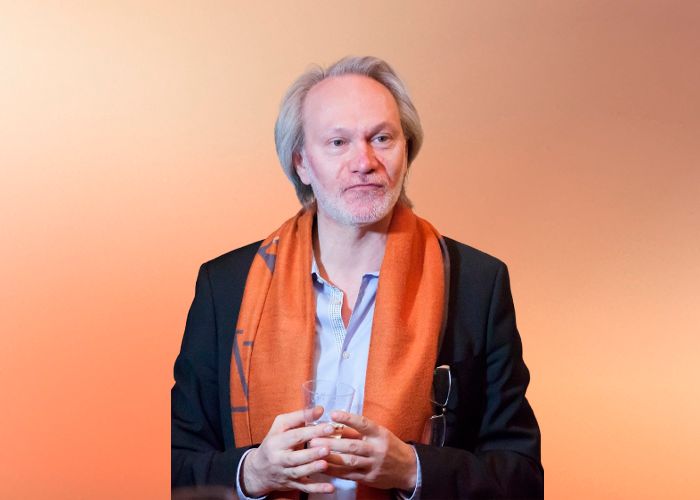 На фестивале Видеть музыку свои спектакли москвичам показал Академический театр оперы и балета республики Коми Директор художественный руководитель театра Алексей Садовский в программе Тавор в мажоре 12 декабря в 12 20 мск на радио Орфей