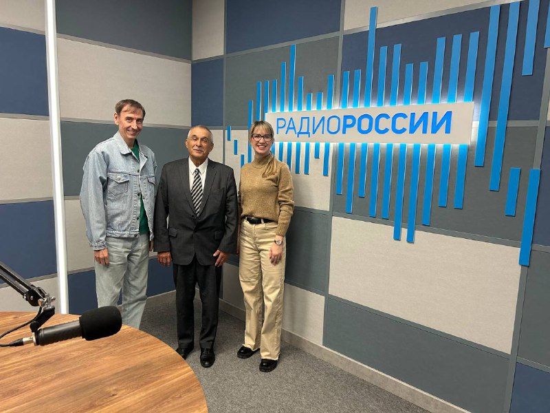 Сады и виноградники Волгоградской области курс на развитие Волгоградская область делает ставку на садоводство и виноградарство ключевые направления регионального АПК Развиваются отечественные питомники внедряются современные агротехнологии и сорта российской селекции В 2025 году регион планирует собрать около 160 тысяч тонн плодов на 50 тысяч тонн больше чем годом ранее Несмотря на жару и морозы виноградники области успешно растут все они укрывные и орошаемые отличаются качественным сортовым составом отсутствием филлоксеры и наличием собственного питомника О развитии садов и виноградников о современных подходах и перспективах отрасли расскажет Александр Рыбинцев кандидат сельскохозяйственных наук доцент ВолГАУ сегодня в эфире Волгоградского утра Слушаем вместе Садоводство и виноградарство Часть 1 Садоводство и виноградарство Часть 2 Подписаться Перейти на сайт