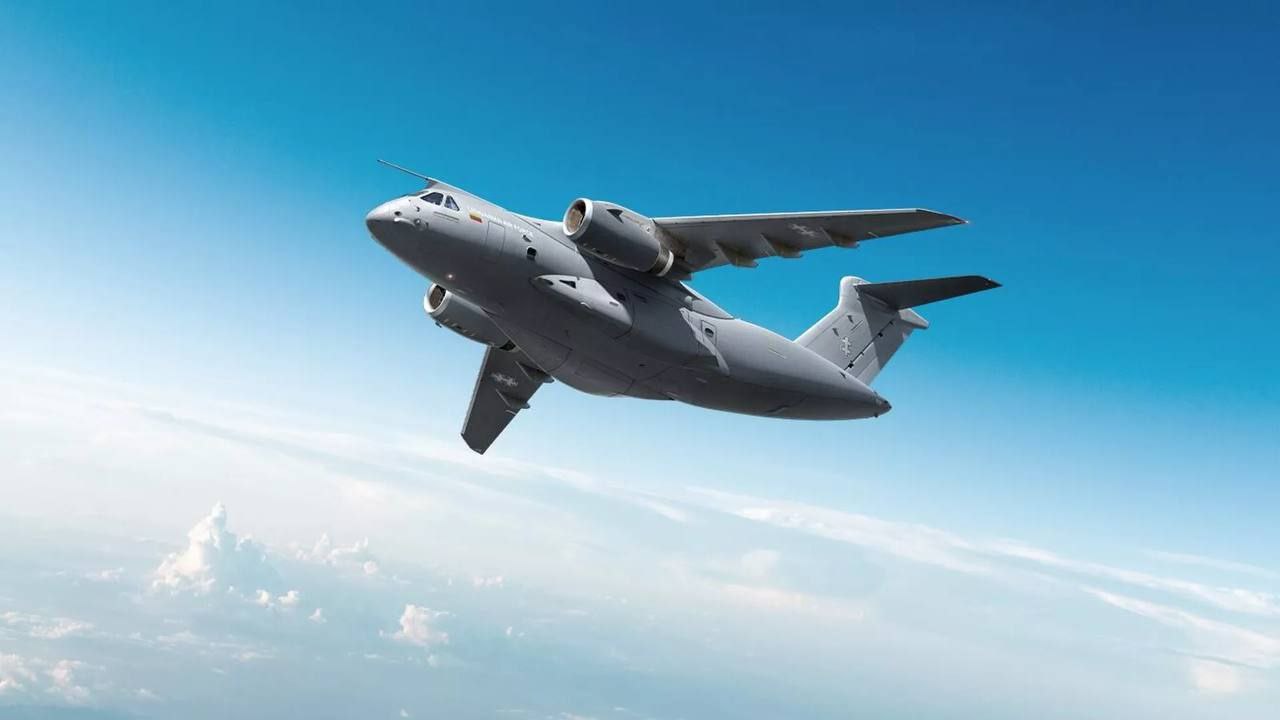 Три военно-транспортных самолета Embraer C-390 Millenium хочет купить Литва в Бразилии, заявила литовский министр обороны Шакалене. Если переговоры с Бразилией пройдут успешно, то первый самолет литовцы смогут получить в течение трёх лет, сообщает . Транспортники понадобятся Литве для ускорения переброски войск в рамках операций НАТО, заявила Шакалене.