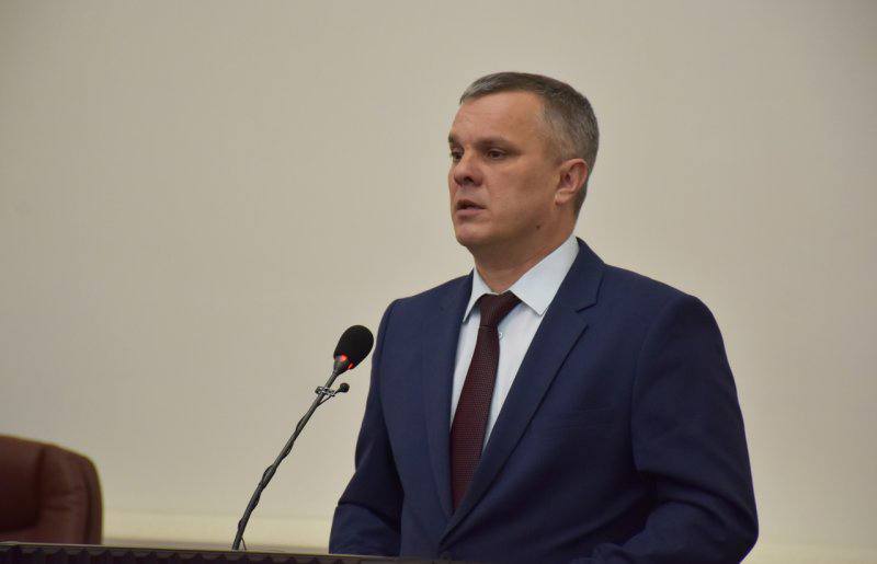 Бывший вице-мэр Троицка Андрей Андреев в ближайшее время предстанет перед судом по делу о получении взятки  О завершении расследования отрапортовали в СУ СК России по Челябинской области   По версии следствия, в период с 1 по 13 августа прошлого года обвиняемый, являясь исполняющим обязанности главы города Троицка, получил от местного жителя, уголовное дело в отношении которого выделено в отдельное производство, взятку в виде денежных средств в значительном размере за общее покровительство и совершение действия в пользу взяткодателя – дачу распоряжения о его трудоустройстве на должность администратора парка культуры и отдыха им. Н.Д. Томина в муниципальном бюджетном учреждении «Центр досуга города Троицка» - сообщили в региональном СК.  Преступление выявлено сотрудниками УЭБиПК ГУ МВД России по Челябинской области при содействии регионального УФСБ России.