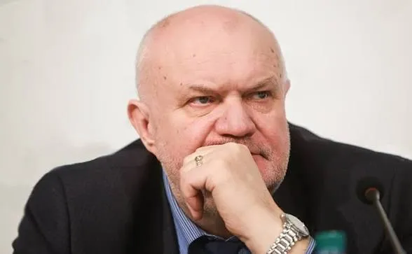 Умер бывший начальник петербургского метро Умер бывший руководитель Петербургского метрополитена Владимир Гарюгин Как пишет Фонтанка он скончался в больнице Гарюгин родился в 1950 году В 1990 году решением конференции трудового коллектива на альтернативной основе был избран начальником Ленинградского метрополитена победив в конкурентной борьбе других претендентов на эту должность В августе 2020 года принял решение покинуть пост
