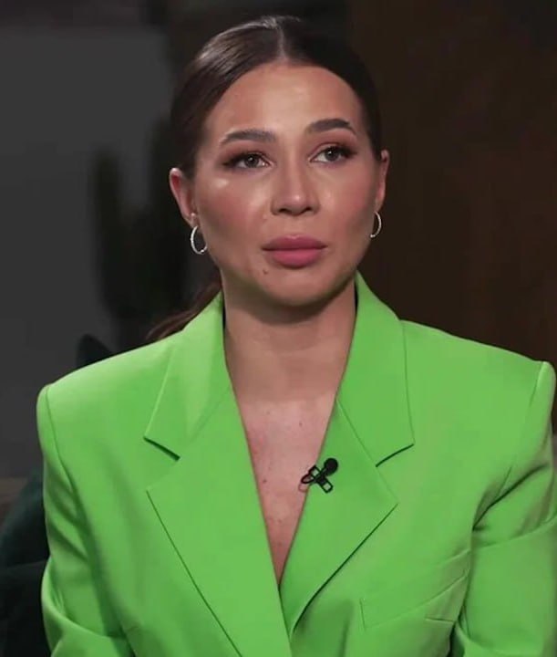 Расследование по делу Лерчек и Артема Чекалиных завершено Им предъявлено обвинение в незаконном переводе денежных средств с использованием подложных документов совершённом организованной группой в особо крупном размере По данным следствия им удалось вывести за рубеж более 251 6 миллиона рублей через свои онлайн курсы и марафоны ВПШ