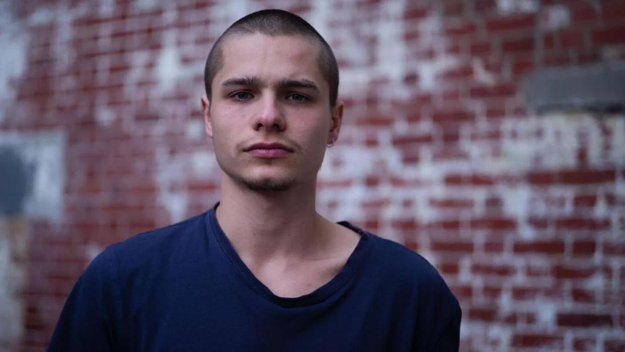 Для сериала по Assassin s Creed от Netflix нашли главного актёра Как сообщает издание Deadline первым официально утвержденным актером в касте стал Тоби Уоллес Уоллес известен широкой аудитории по участию в Эйфории драме Байкеры и мини сериале Пистолет Сериал расскажет об оригинальных персонажах отличных от героев видеоигр но события развернутся на фоне ключевых исторических моментов Наш магазин xbox hub storebot Новости соседей Xbox XboxSeries XboxOne XboxGame