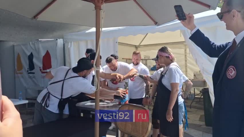 Крымский томатный суп установлен как самый большой в мире на фестивале «Гастролис»