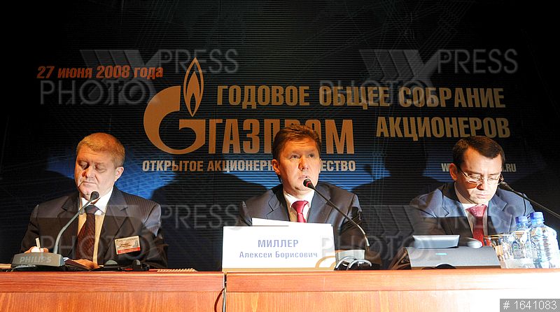 Ближайший соратник главы «Газпрома» попал на мушку финансовой разведки Португалии Прокуратура Португалии и финансовая разведка страны расследуют дело об отмывании денег и нарушении санкций против одного из ближайших соратников Алексея Миллера — Михаила Середы и его супруги, гражданки Португалии кто удивлен Юлии, которая работала вице-президентом Газпромбанка и однажды патриотично приобрела апартаменты в столице страны за €1 млн. Середа занимает пост первого замдиректора «Газпром экспорт», входит в совет директоров «Газпрома» и руководил аппаратом Миллера.