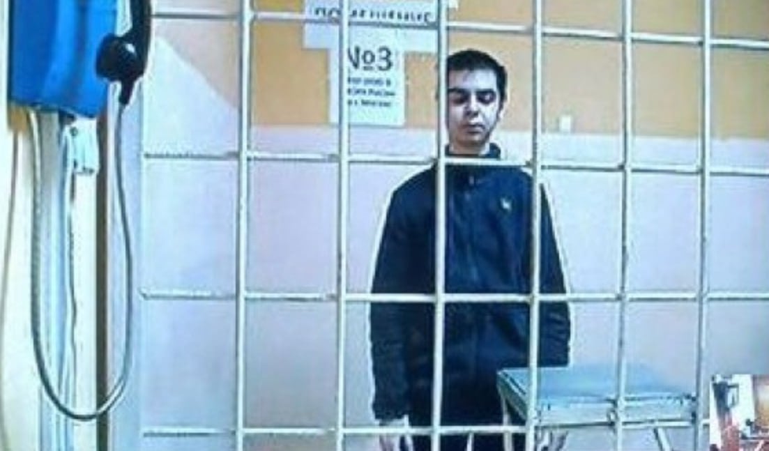 16-летнего политзека Арсения Турбина второй раз поместили в карцер  Проект «Поддержка политзеков. Мемориал»  сообщил, что 21 ноября 16-летнего политзека Арсения Турбина отправили в карцер московского СИЗО № 5 на семь суток. Это максимальный срок для несовершеннолетних.  Формальным поводом для наказания стало то, что после отбоя Арсений якобы разговаривал с сокамерниками. По словам юноши, ранее его не наказывали в карцере за подобные «проступки». Даже когда Арсения избил сокамерник Азизбек, нападавшего не наказали, пока не вмешалась мать Турбина.    16-летнего Арсения Турбина из Орловской области обвиняют в том, что он якобы подал анкету в Легион «Свобода России»  . 20 июня Второй западный окружной военный суд Москвы приговорил его к 5 годам колонии. В СИЗО он стоит на учете как «склонный к терроризму».   Поддержите Арсения бумажными письмами или через сервисы «ФСИН-письмо» и «Зонателеком»: :  125130, Москва, ул. Выборгская, д. 20, ФКУ СИЗО-5 УФСИН России по г. Москве, Турбину Арсению, 2008 г. р.    — Признан властями РФ иноагентом.    — Признан террористической организацией и запрещен в РФ.  #москва  Прислать новость   Подписаться