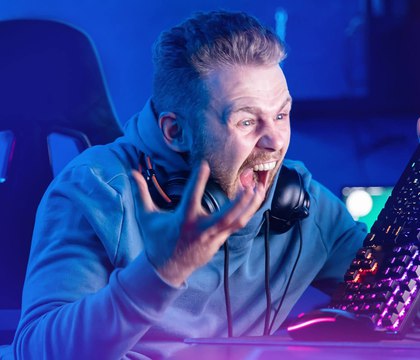 Петиция «Stop Killing Games» набрала 1 миллион голосов благодаря поддержке блогеров Как сообщает Windows Central, петиция Stop Killing Games «Хватит убивать игры» набрала более 1 миллиона подписей — во многом благодаря поддержке известных блогеров, таких, как MoistCr1TiKaL, PewDiePie и Jacksepticeye. Одноименное с петицией движение было запущено Россом Скоттом в апреле 2024 года. Читать далее