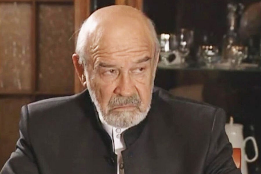 Берегись такого средства Врач и телеведущий Александр Мясников на фото не он а Антибиотик назвал самое опасное лекарство в России Им оказался аспирин Самое опасное лекарство которое сегодня убивает больше всех людей какое У нас в России Аспирин заявил доктор в эфире программы О самом главном на канале Россия 1 По его словам из за кроворазжижающих свойств аспирин может вызывать кровоизлияния в мозг и сильные кровотечения Из за этого препарата перестали назначать в других странах если у человека нет опасного для жизни сужения сосудов Ранее врач и телеведущая Елена Малышева предупреждала что аспирин может вызывать желудочное кровотечение