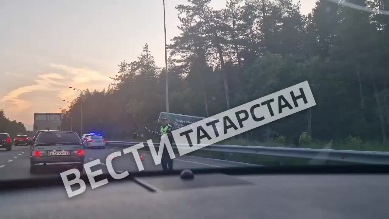 ДТП с фурой и легковушкой на Горьковском шоссе: пострадавшие отправлены в больницу