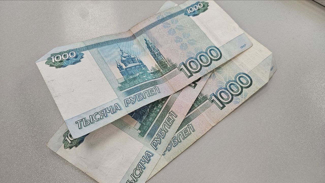 В популярном среди сплавщиков городе Прикамья введут туристический налог В Чусовом введут туристический налог Такое решение одобрили депутаты местной думы на сегодняшнем заседании сообщает Совет представительных органов муниципальных образований Пермского края При этом турналог не будет применяться при предоставлении услуг местным жителям несовершеннолетним а также работникам организаций зарегистрированных на территории Чусовского МО Взимать плату будут с компаний и физлиц включая ИП предоставляющих места для временного проживания Размер налога составит 1 от стоимости услуг rbc perm