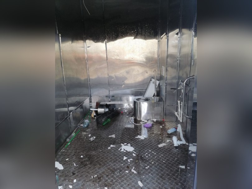 В Ишимбае разгромившие общественный туалет вандалы отправились в зону СВО В парке культуры и отдыха имени А. М. Матросова произошло неприятное происшествие: двое неизвестных повредили общественный туалет. Вандалов нашли. Это два молодых человека. После разговора с представителями правоохранительных органов ребята осознали свою ошибку и приняли решение добровольно отправиться в зону специальной военной операции. Моя Уфа. Подписаться Прислать новость