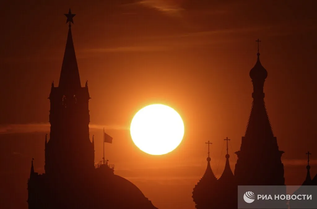Лето наступит в выходные В Москве ожидается температура до 28 что соответствует многолетним показателям середины лета рассказал РИА Новости синоптик Тишковец Подписаться на РИА Новости