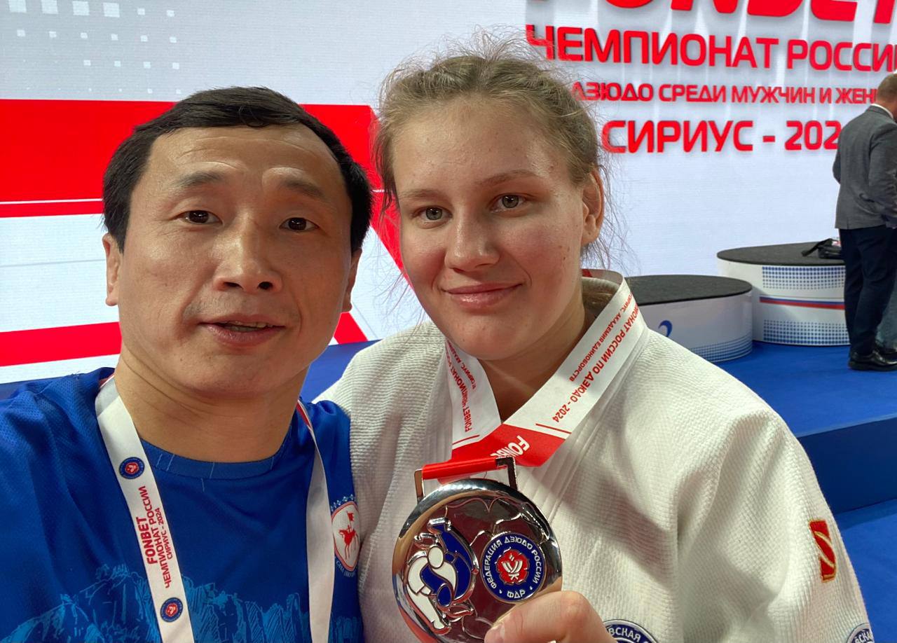 Якутянка Надежда Татарченко завоевала серебро чемпионата России по дзюдо  Надежда выступила в весовой категории 78 килограмм. Отмечается, что серебряная медаль стала первой в ее карьере.