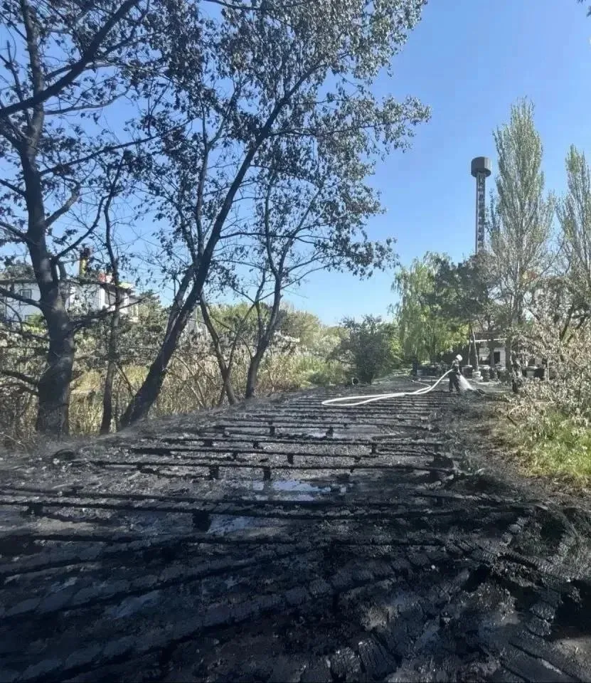 В Анапе успешно потушили пожар Спасательные службы устранили возгорание автомобильных покрышек охватившее площадь 60 квадратных метров По информации краевого МЧС никто не пострадал kub news ru