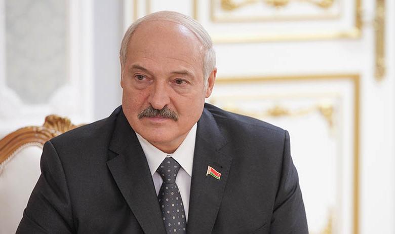Лукашенко в преддверии Дня независимости помиловал 16 осужденных, совершивших различные преступления, в том числе экстремистской направленности, сообщила пресс-служба президента   Среди помилованных восемь женщин и восемь мужчин. Трое из них старше 50 лет. Двое имеют хронические заболевания, один является инвалидом. Кроме того, у девяти осужденных есть несовершеннолетние дети.  Все они раскаялись в содеянном и взяли на себя обязательство не нарушать закон.
