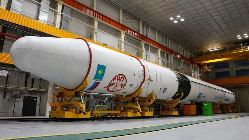 Россия и Казахстан отложили первый запуск в рамках своего совместного космического проекта Байтерек перенеся дебют российской ракеты Союз 5 на более поздний срок для проведения дополнительных проверок bloomberg Запуск был отложен для проведения дополнительных проверок как бортовых систем так и наземного оборудования сообщило российское космическое агентство Роскосмос в сообщении в Telegram Программа Байтерек находится на завершающей стадии и дополнительные испытания направлены на создание оптимальных условий для безопасного и успешного первого запуска добавило агентство jkinvest news jkinvest