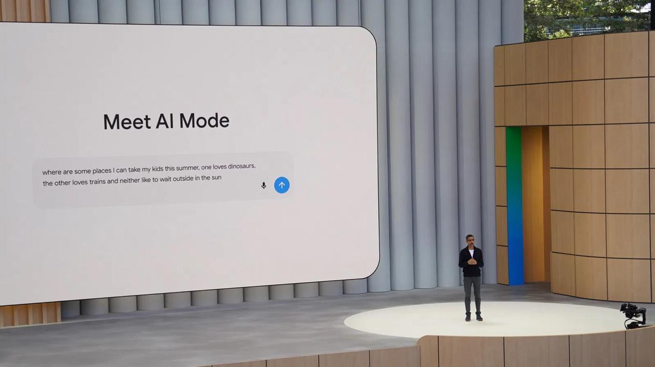 Поисковик Google обновится из-за длинных запросов Google только что представила AI Mode на Google I/O 2025 — новую вкладку в поиске для сложных и длинных запросов, доступную всем в США. Пользователи уже задают вопросы в 2–3 раза длиннее, а Google обещает внедрить в AI Mode передовые ИИ-возможности. Это может стать основным способом поиска. Rozetked Подписаться