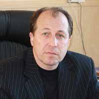 Президент России Владимир Путин за достигнутые трудовые успехи и многолетнюю добросовестную работу наградил медалью ордена За заслуги перед Отечеством II степени генерального директора ООО Управляющая строительная компания Спецстальтехмонтаж Владимира Фирсова Компания была создана в 2007 году на базе строительных организаций входивших в состав Министерства монтажных и специальных строительных работ СССР С первого дня существования ею руководит Владимир Фирсов Специалисты Спецстальтехмонтажа а их в штате 167 человек участвовали в строительстве таких знаковых объектов как здания Галереи Чижова административно делового квартала Воронеж Сити группы Мегион Центрального Дома Мебели промышленных предприятий Воронежсельмаш Сименс Трансформаторы Воронежские дрожжи ОЛСАМ и многих других В 2014 году предприятие открыло собственный завод металлических конструкций в индустриальном парке Масловский с объемом инвестиций 750 млн рублей PRO стройку поздравляет Владимира Евгеньевича и в его лице весь трудовой коллектив с заслуженной наградой