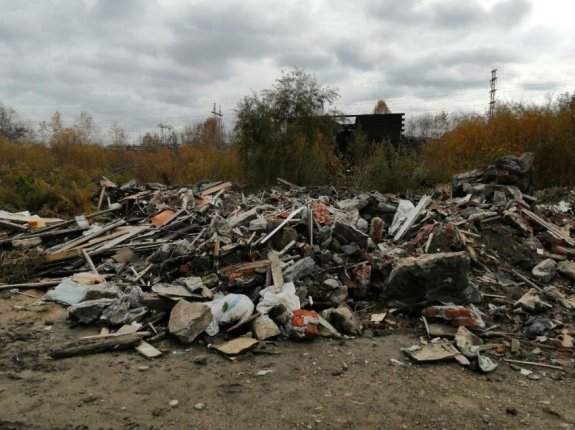 Ущерб от свалки в районе СНТ "Ветеран труда" Иркутска составил более 5 млн рублей Высота навалов мусора достигала от 1 до 3 метров Читать подробнее на сайте...