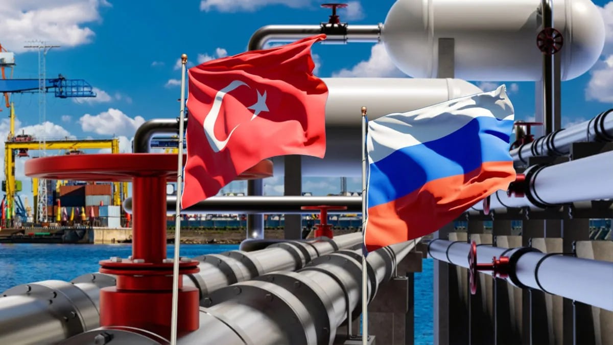 Газпром без лишнего шума отложил планы по созданию нового газораспределительного узла в Турции — Bloomberg - Анкара не хотела позволять Газпрому совместно продавать газ, что ограничивало российское влияние на хаб - Менеджеры компании изначально были удивлены, услышав, что Путин публично продвигает эту концепцию - По мере того, как Газпром изучал детали предложения, он все больше терял интерес. - Руководители Газпрома давно прекратили обсуждать турецкий хаб как внутри компании, так и на встречах с представителями правительства страны. Читать далее #GAZP