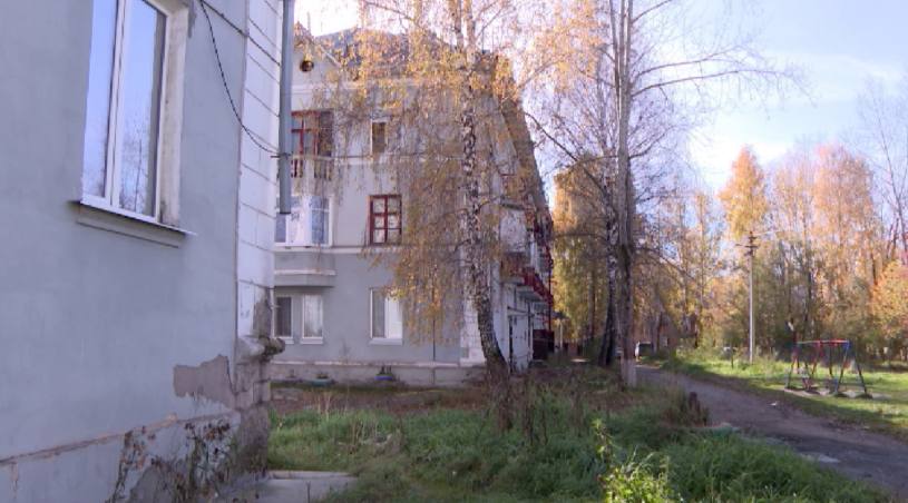Жители Нижнего Тагила встретили первые заморозки без тепла и горячей воды В нескольких многоквартирных домах подача отопления завершилась коммунальным ЧП Трубы просто не выдержали большого давления Подробнее на на нашем сайте