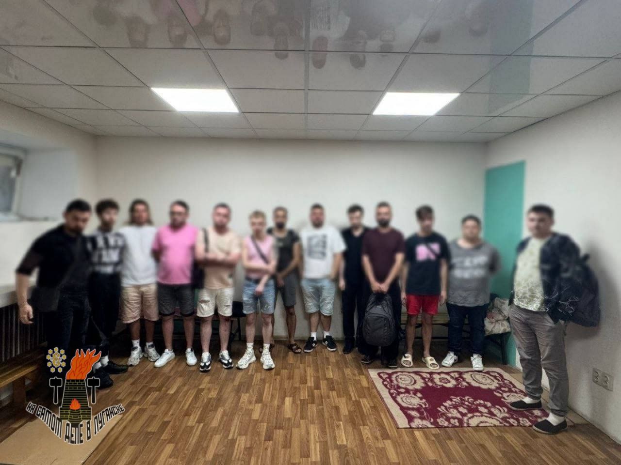 В стране 404 участников гей-вечеринки после задержания доставили в военкомат  Их задержали в киевском гей-клубе и передали в руки военкомов ТЦК. Скоро они пополнят ряды ВСУ.    Движение ЛГБТ признано экстремистским и запрещено в России.    ПОДПИСАТЬСЯ   Наш чат  Наш Дзен              Наш бот