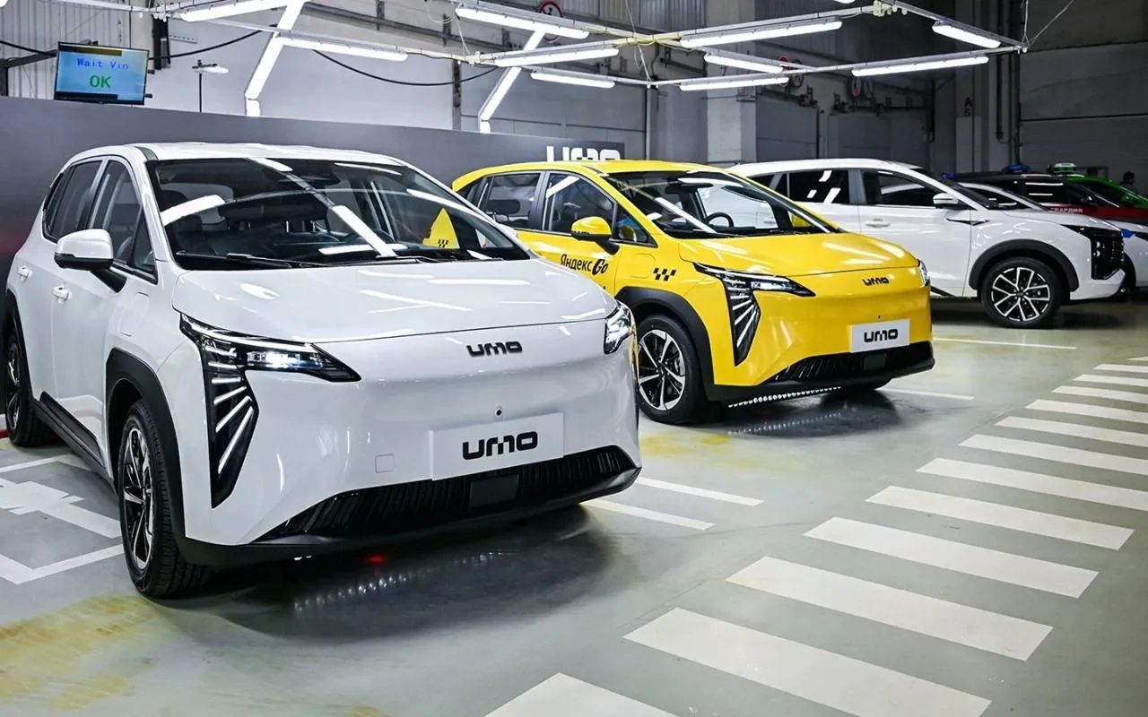 UMO 5 от Яндекса появится в каршеринге Электромобили UMO 5 появятся в каршеринге Яндекс Драйв в Москве и Санкт Петербурге сообщили в компании На данный момент проходит пилотный запуск автомобилей в Калининграде изначально там использовались электромобили Амберавто A5 теперь их заменяют на UMO 5 При этом в Санкт Петербурге количество электромобилей UMO 5 на старте будет существенно больше чем в Москве Одна из причин выбора города развитая инфраструктура зарядных станций В скором времени мы запустим электрокары UMO в Санкт Петербурге Мы планируем запускать UMO и в Москве но в Санкт Петербурге в первой волне их будет существенно больше заявил руководитель сервиса каршеринга Александр Пьянов Autonews в Telegram VK Канал РБК в MAX