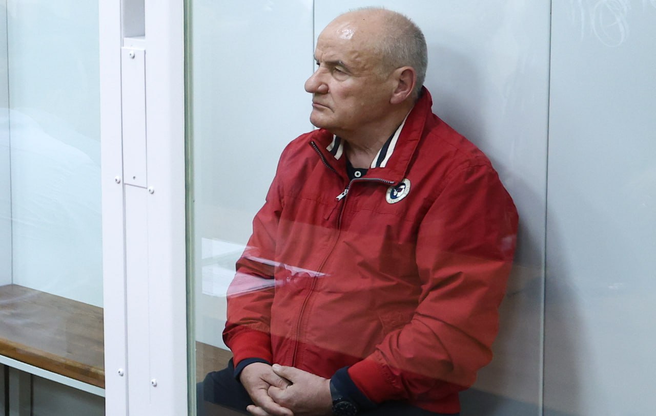 Экс замглавы Минобороны Попову обвиняемому в преступлениях коррупционной направленности в получении особо крупной взятки а также в совершении должностных преступлений продлили арест на 6 месяцев