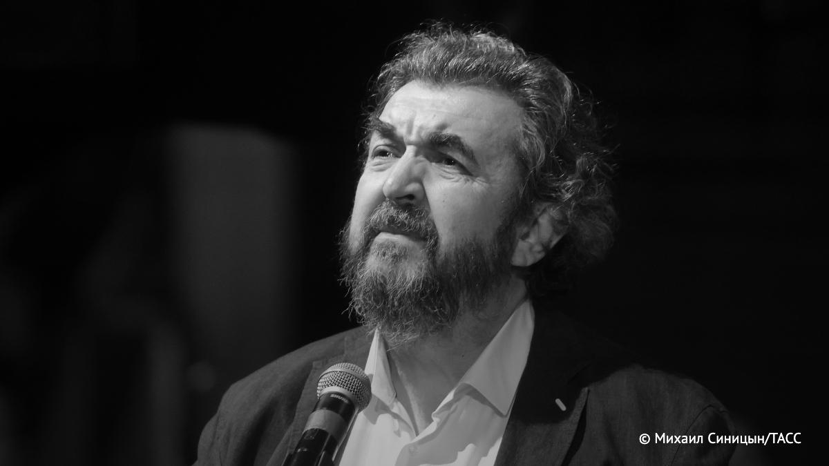 Ректор Школы студии МХАТ Игорь Золотовицкий умер в возрасте 64 лет сообщил ТАСС источник