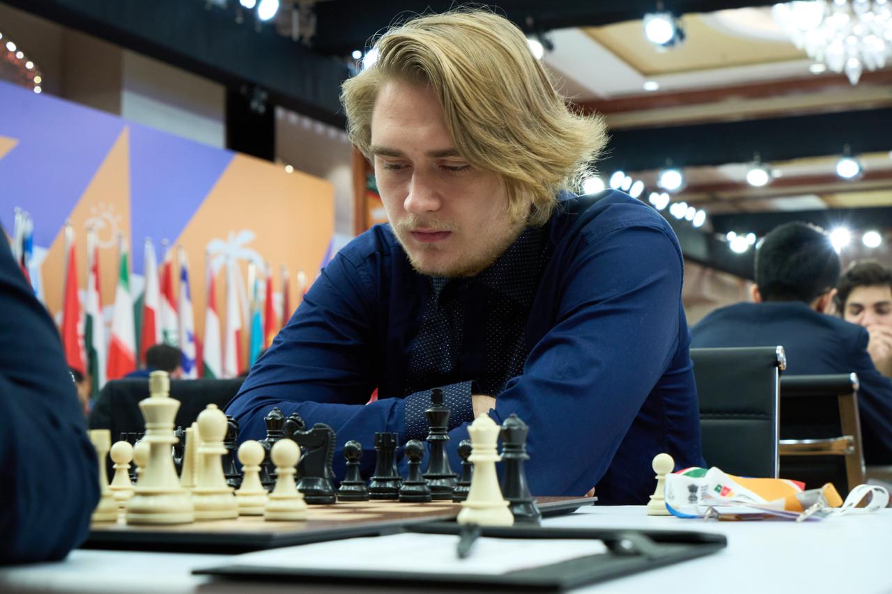 Кубок мира элита в игре Сегодня в Индии стартует второй раунд Кубка мира на котором в игру вступят сильнейшие участники турнира в том числе четверо россиян Теперь их 9 а сыграют они в следующих парах Арсений Нестеров Пентала Харикришна Диптаян Гхош Ян Непомнящий Иван Землянский Рэй Робсон Володар Мурзин Георг Майер Даниил Дубов Бай Цзиньши Айк Мартиросян Владислав Артемьев Давид Навара Алексей Гребнев Андрей Есипенко Ниджат Абасов Евгений Наер Юхан Себастьян Кристиансен Первые партии второго раунда стартуют в 12 30 по московскому времени Ph FIDE chessgames