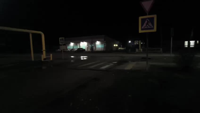 Спецтехника очищает дороги Находки от снега