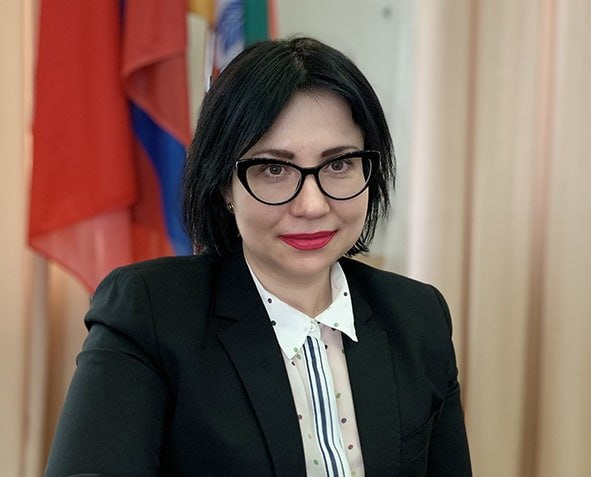 Директор школы 109 Юлия Агупова попала под два административных дела после скандала с избиением четвероклассника Их возбудили по статьям о непредставлении информации и нарушении прав детей на охрану здоровья Большой воронежский Подписаться