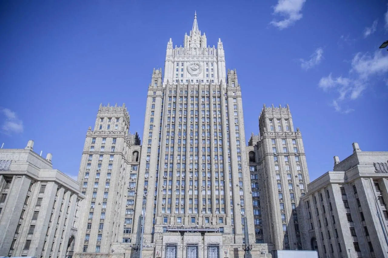 16 апреля в МИД России был вызван Посол Мексики в Москве Э Вильегас Мехиас которому вновь заявлена решительная обеспокоенность в связи с бездействием мексиканских властей в разрешении ситуации с несовершеннолетней гражданкой России Кристиной Владимировной Романовой незаконно удерживаемой государственными органами опеки Мексики в закрытом специализированном учреждении На фоне игнорирования неоднократных обращений со стороны Москвы российской стороной было заявлено решительное требование о незамедлительном обеспечении консульского доступа к несовершеннолетней россиянке и создании всех необходимых условий для её беспрепятственного возвращения на Родину МИД России в тесном взаимодействии с Заместителем Председателя Государственной Думы А Ю Кузнецовой и Уполномоченным при Президенте Российской Федерации по правам ребёнка М А Львовой Беловой держит эту тему на постоянном контроле