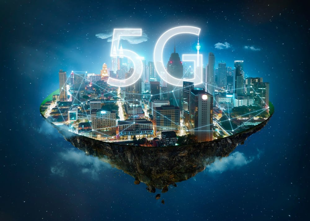 ‼ В Москве развернули первую пилотную зону 5G на российском оборудовании.  По результатам замеров средняя скорость загрузки высокоскоростной сети составила 1,3 Гбит/с. В 5G демоцентре используются российские базовые станции компании "Иртея", с которой ранее ДИТ Москвы заключил соглашение о взаимодействии и развитии инноваций в городе Москве.