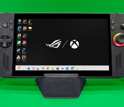 ASUS ощутимо подняла цену на ROG Xbox Ally X в Японии Японские СМИ сообщают что портативная консоль ASUS ROG Xbox Ally X подорожала на местном рынке сразу на 30 000 иен Изначально ROG Xbox Ally X вышла в Японии за 139 800 иен 70 000 рублей с учетом налогов Теперь на сайте ASUS указана цена 169 800 иен 85 000 рублей